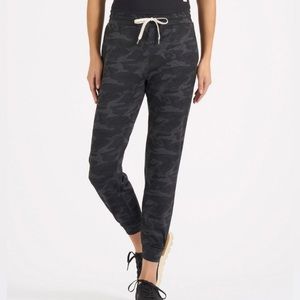Vuori Camo Performance Jogger